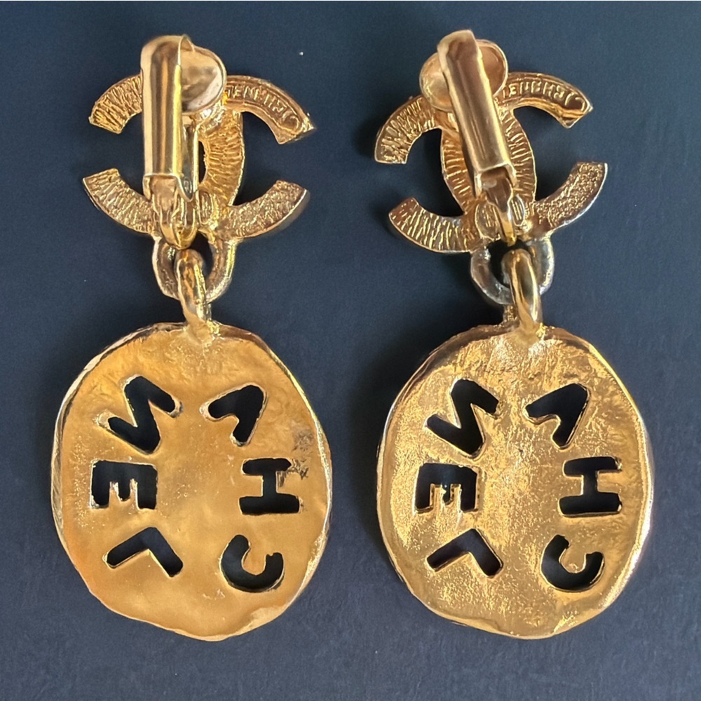 Rare Vintage CHANEL CC Drop 24K GP Medallion Logo Clip Earrings 1980-1990 & COA - Picture 4 of 6